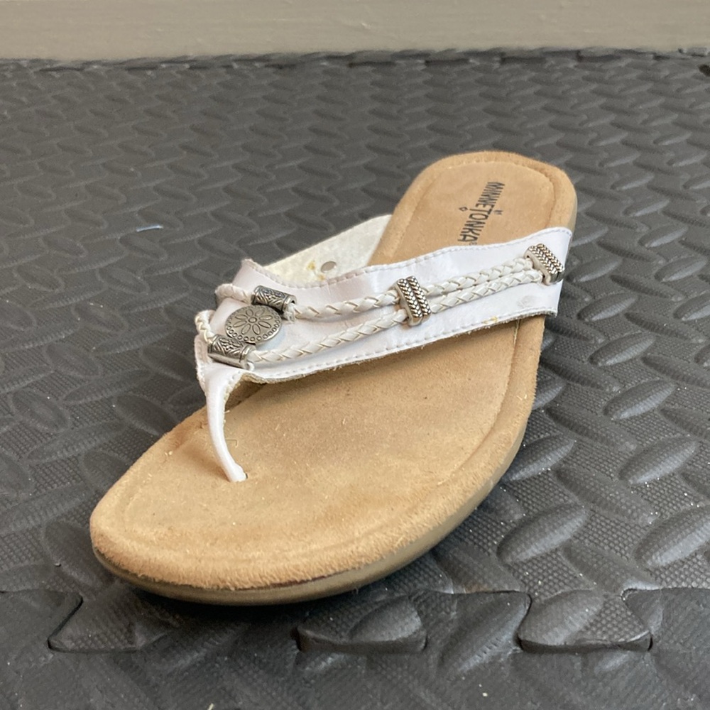 MINNETONKA Women’s Sandals size 9